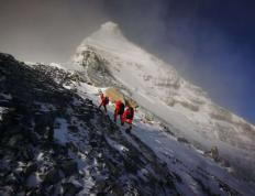 《念念远山》| 人类为何如此迷恋登山？