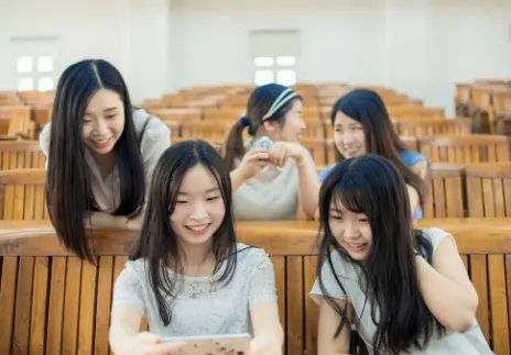 在大学，一定要合群吗？