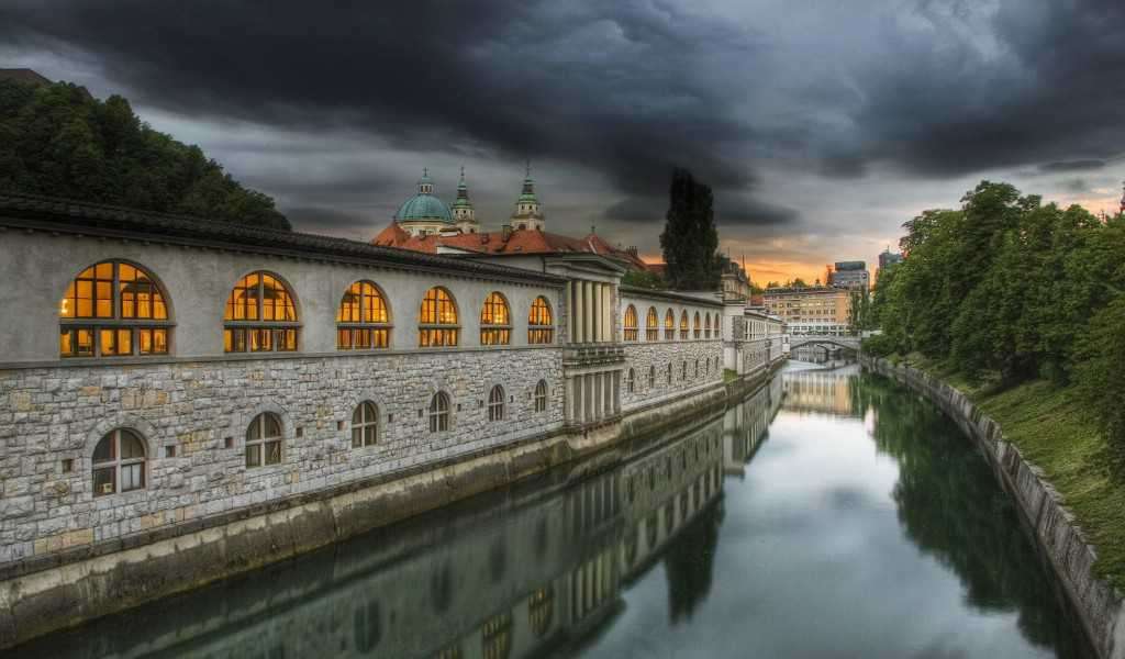 《南斯拉夫通史》| 从成立到解体只用了74年，南斯拉夫经历了什么?  